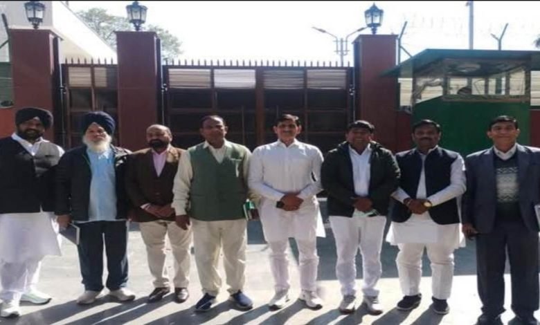 ਮਾਇਆਵਤੀ ਨੇ ਪਾਰਟੀ ਦੀ ਮਜ਼ਬੂਤੀ ਲਈ ਲੀਡਰਸ਼ਿਪ ਨਾਲ ਕੀਤੀ ਚਰਚਾ, 18 ਫਰਵਰੀ ਨੂੰ ਸੱਦੀ ਸੂਬਾਈ ਅਹੁਦੇਦਾਰਾਂ ਦੀ ਮੀਟਿੰਗ ਮਾਇਆਵਤੀ ਨੇ ਪਾਰਟੀ ਦੀ ਮਜ਼ਬੂਤੀ ਲਈ ਲੀਡਰਸ਼ਿਪ ਨਾਲ ਕੀਤੀ ਚਰਚਾ, 18 ਫਰਵਰੀ ਨੂੰ ਸੱਦੀ ਸੂਬਾਈ ਅਹੁਦੇਦਾਰਾਂ ਦੀ ਮੀਟਿੰਗ