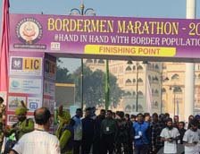 ਬੀ.ਐਸ.ਐਫ ਵਲੋਂ ਕਰਵਾਈ ਮੈਰਾਥਨ ਦੌੜ ਅਟਾਰੀ ਸਰਹੱਦ ਪਹੁੰਚੀ