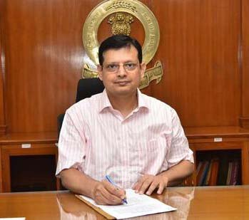 ਭ੍ਰਿਸ਼ਟਾਚਾਰ ਵਿਰੁੱਧ ਏ.ਸੀ.ਐਸ. ਅਨੁਰਾਗ ਵਰਮਾ ਵੱਲੋਂ ਡਿਪਟੀ ਕਮਿਸ਼ਨਰਾਂ ਨੂੰ ਦਿੱਤੀ ਚੇਤਾਵਨੀ ਤੋਂ ਦੋ ਦਿਨਾਂ ਉਪਰੰਤ, ਸ਼ਾਮਲਾਤ ਜ਼ਮੀਨ ਘੁਟਾਲੇ ਵਿੱਚ ਸ਼ਾਮਲ ਨਾਇਬ ਤਹਿਸੀਲਦਾਰ ਬਰਖ਼ਾਸਤ