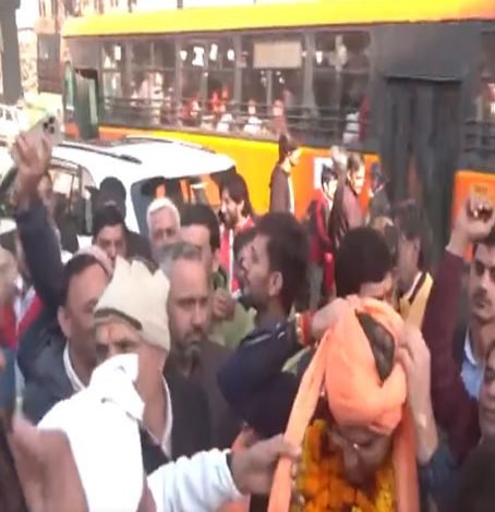 ਦਿੱਲੀ ਚੋਣਾਂ ਦੇ ਜੇਤੂ ਭਾਜਪਾ ਉਮੀਦਵਾਰ, ਪਰਵੇਸ਼ ਵਰਮਾ ਦਾ ਜੱਦੀ ਪਿੰਡ ਮੁੰਡਕਾ ਪੁੱਜਣ 'ਤੇ ਹੋਇਆ ਸਵਾਗਤ