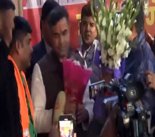 ਦਿੱਲੀ ਵਿਧਾਨ ਸਭਾ ਚੋਣ ਜਿੱਤਣ 'ਤੇ ਭਾਜਪਾ ਉਮੀਦਵਾਰ ਪਰਵੇਸ਼ ਵਰਮਾ ਦੇ ਘਰ ਬਾਹਰ ਵਰਕਰਾਂ ਦਾ ਉਮੜਿਆ ਇਕੱਠ ਦਿੱਲੀ ਵਿਧਾਨ ਸਭਾ ਚੋਣ ਜਿੱਤਣ 'ਤੇ ਭਾਜਪਾ ਉਮੀਦਵਾਰ ਪਰਵੇਸ਼ ਵਰਮਾ ਦੇ ਘਰ ਬਾਹਰ ਵਰਕਰਾਂ ਦਾ ਉਮੜਿਆ ਇਕੱਠ