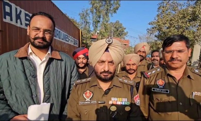 ਕੰਟੇਨਰ ਦੇ ਸੀਕਰੇਟ ਬਾਕਸ ’ਚੋਂ 140 ਪੇਟੀਆਂ ਸ਼ਰਾਬ ਬਰਾਮਦ