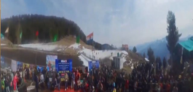 ਜੰਮੂ-ਕਸ਼ਮੀਰ ਦੇ ਸੈਰ-ਸਪਾਟਾ ਵਿਭਾਗ ਵਲੋਂ ਡੋਡਾ 'ਚ 'ਲਾਲ ਡਰਾਮੈਨ ਵਿੰਟਰ ਫੈਸਟੀਵਲ-2025' ਦਾ ਆਯੋਜਨ