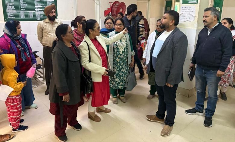 ਡਾਇਰੈਕਟਰ ਸਿਹਤ ਸੇਵਾਵਾਂ ਤੇ ਪਰਿਵਾਰ ਭਲਾਈ ਪੰਜਾਬ ਵੱਲੋਂ ਸਿਵਲ ਹਸਪਤਾਲ ਦਾ ਦੌਰਾ ਡਾਇਰੈਕਟਰ ਸਿਹਤ ਸੇਵਾਵਾਂ ਤੇ ਪਰਿਵਾਰ ਭਲਾਈ ਪੰਜਾਬ ਵੱਲੋਂ ਸਿਵਲ ਹਸਪਤਾਲ ਦਾ ਦੌਰਾ