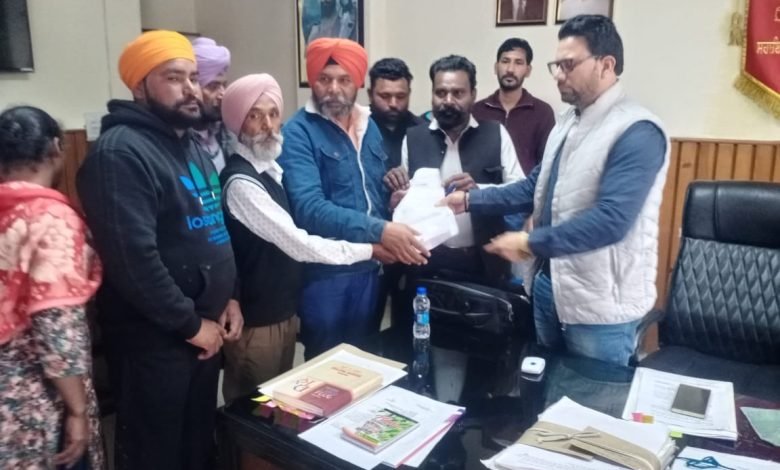 ਜਨਰਲ ਮਜ਼ਦੂਰ ਯੂਨੀਅਨ ਆਈਐੱਨਟੀਯੂਸੀ ਫਿਰੋਜ਼ਪੁਰ ਦੇ ਅਹੁਦੇਦਾਰਾਂ ਨੇ ਭੱਠਾ ਮਜ਼ਦੂਰਾਂ ਦੀਆਂ ਮੰਗਾਂ ਸਬੰਧੀ ਮੀਟਿੰਗ