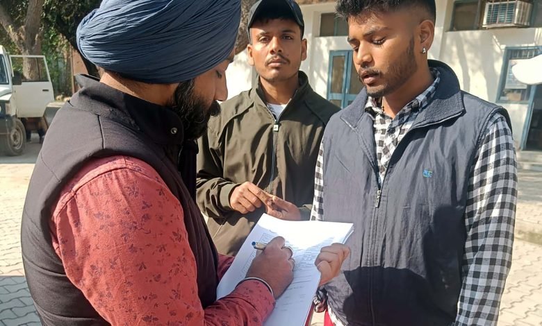 ਰੋਜ਼ਗਾਰ ਵਿਭਾਗ ਦੀ ਟੀਮ ਵੱਲੋਂ ਓਟ ਸੈਂਟਰ ਫਿਰੋਜ਼ਪੁਰ ਵਿਖੇ ਰਜਿਸਟ੍ਰੇਸ਼ਨ ਕੈਂਪ ਲਗਾਇਆ ਗਿਆ