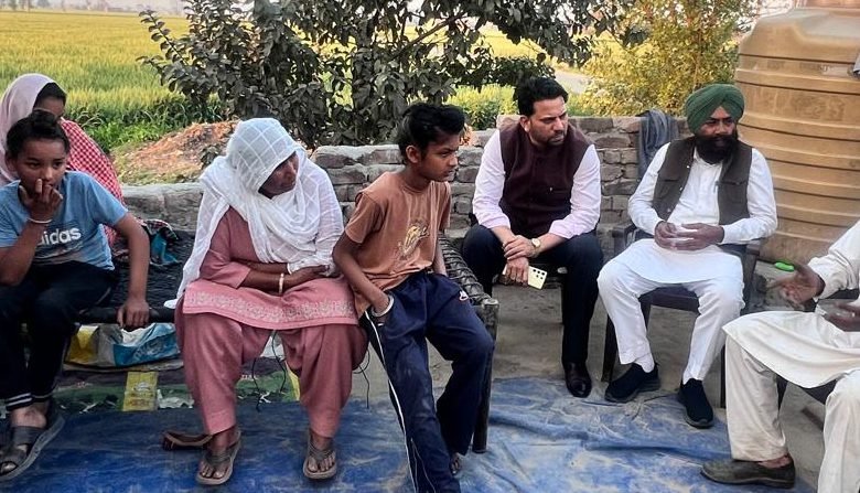 ਨਸ਼ੇ ਕਾਰਨ ਮਰਨ ਵਾਲੇ ਵਿਅਕਤੀ ਦੇ ਘਰ ਪਹੁੰਚ ਕੇ ਐੱਸਡੀਐੱਮ ਨੇ ਦੁੱਖ ਸਾਂਝਾ ਕੀਤਾ