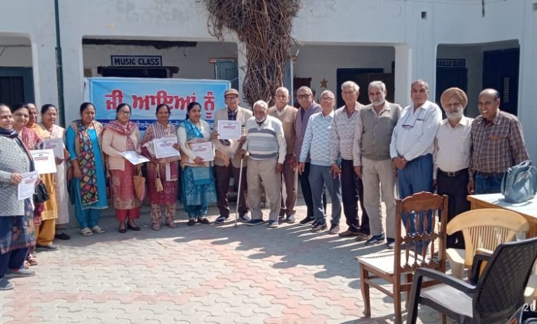 ਉੱਤਮ ਸਕੂਲ ਪੁਰਸਕਾਰ ਵਿਦਿਆਰਥੀਆਂ, ਸਕੂਲ ਦੇ ਅਧਿਆਪਕਾਂ ਅਤੇ ਸਮੂਹ ਕਰਮਚਾਰੀਆਂ ਵੱਲੋਂ ਕੀਤੀ ਮਿਹਨਤ ਦਾ ਨਤੀਜਾ: ਰਜਿੰਦਰ ਕੁਮਾਰ ਪਿ੍ਰੰਸੀਪਲ ਉੱਤਮ ਸਕੂਲ ਪੁਰਸਕਾਰ ਵਿਦਿਆਰਥੀਆਂ, ਸਕੂਲ ਦੇ ਅਧਿਆਪਕਾਂ ਅਤੇ ਸਮੂਹ ਕਰਮਚਾਰੀਆਂ ਵੱਲੋਂ ਕੀਤੀ ਮਿਹਨਤ ਦਾ ਨਤੀਜਾ: ਰਜਿੰਦਰ ਕੁਮਾਰ ਪਿ੍ਰੰਸੀਪਲ