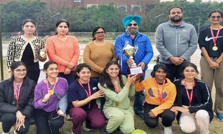 ਕੰਪਿਊਟਰ ਇੰਜੀਨੀਅਰਿੰਗ ਨੇ ਜਿੱਤੀ ਬਾਸਕਟਬਾਲ ਚੈਂਪੀਅਨਸ਼ਿਪ ਕੰਪਿਊਟਰ ਇੰਜੀਨੀਅਰਿੰਗ ਨੇ ਜਿੱਤੀ ਬਾਸਕਟਬਾਲ ਚੈਂਪੀਅਨਸ਼ਿਪ