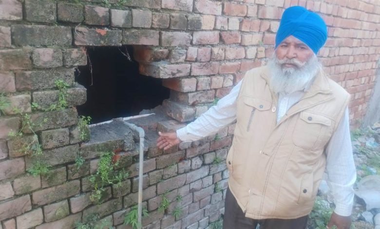 ਕੰਧ ਪਾੜ ਕੇ ਆੜਤ ਦੀ ਦੁਕਾਨ ’ਚੋਂ ਦੋ ਮੋਟਰਾਂ ਤੇ ਤਰਪਾਲਾਂ ਚੋਰੀ