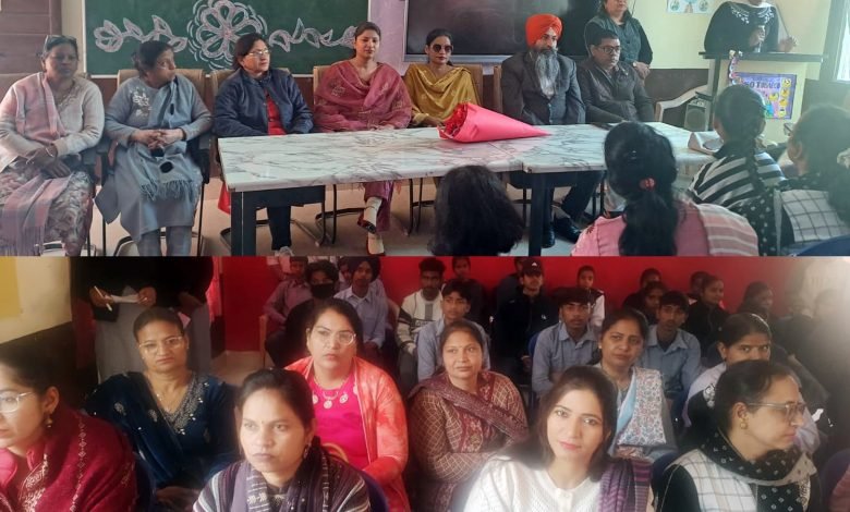 ਨਸ਼ਿਆਂ ਖ਼ਿਲਾਫ਼ ਜੰਗ ਮੁਹਿੰਮ ਤਹਿਤ ਸਰਕਾਰੀ ਸੀਨੀਅਰ ਸੈਕੰਡਰੀ ਸਕੂਲ ਬਾਰੇ ਕੇ ਵਿਖੇ ਜਾਗਰੂਕਤਾ ਪ੍ਰੋਗਰਾਮ ਕਰਵਾਇਆ ਗਿਆ