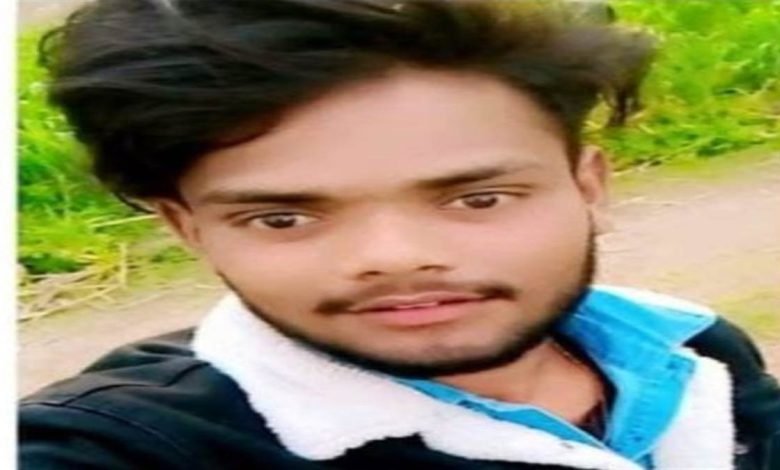 ਸੰਤੁਲਨ ਵਿਗੜਨ ਕਾਰਨ ਮੋਟਰਸਾਈਕਲ ਦਰਖੱਤ 'ਚ ਵੱਜਾ, ਮਾਪਿਆਂ ਦੇ ਇਕਲੌਤੇ ਪੁੱਤ ਦੀ ਮੌਤ