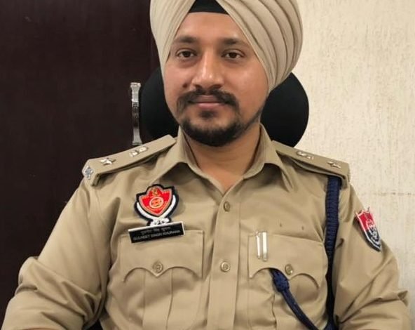 ਐਸ ਐਸ ਪੀ ਗੁਲਨੀਤ ਖੁਰਾਣਾ ਨੇ ਹੋਲੇ-ਮੁਹੱਲੇ ਵਿਖੇ ਟ੍ਰੈਕਟਰਾਂ ਅਤੇ ਟਰੱਕਾਂ ‘ਤੇ ਸਪੀਕਰਾਂ ਦੀ ਵਰਤੋਂ ‘ਤੇ ਲਗਾਈ ਮੁਕੰਮਲ ਪਾਬੰਦੀ ਐਸ ਐਸ ਪੀ ਗੁਲਨੀਤ ਖੁਰਾਣਾ ਨੇ ਹੋਲੇ-ਮੁਹੱਲੇ ਵਿਖੇ ਟ੍ਰੈਕਟਰਾਂ ਅਤੇ ਟਰੱਕਾਂ ‘ਤੇ ਸਪੀਕਰਾਂ ਦੀ ਵਰਤੋਂ ‘ਤੇ ਲਗਾਈ ਮੁਕੰਮਲ ਪਾਬੰਦੀ