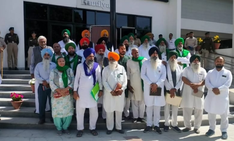 ਮੁੜ ਬੇਨਤੀਜਾ ਰਹੀ ਕਿਸਾਨਾਂ ਤੇ ਕੇਂਦਰੀ ਮੰਤਰੀਆਂ ਵਿਚਾਲੇ 7ਵੇਂ ਗੇੜ ਦੀ ਮੀਟਿੰਗ, ਅਗਲੀ ਮੀਟਿੰਗ ਇਸ ਦਿਨ ਹੋਵੇਗੀ