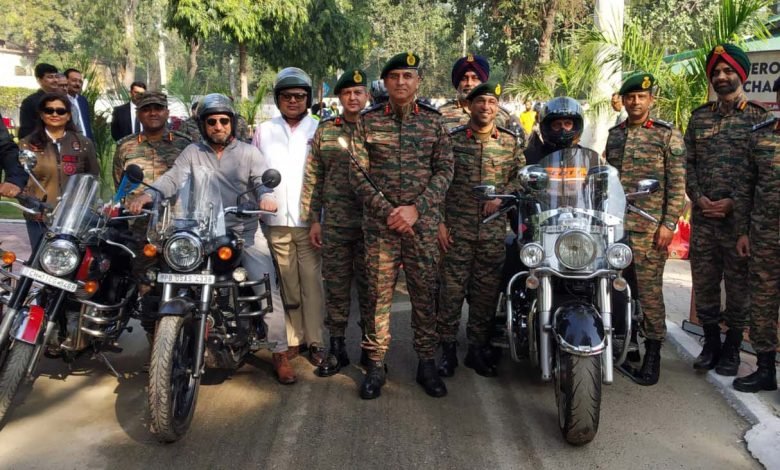 ਦਿੱਲੀ ਤੋਂ ਪਹੁੰਚੀ ਬਾਈਕਰਸ ਰੈਲੀ ਨੂੰ ਹਰੀ ਝੰਡੀ ਦੇ ਕੇ ਜੀਓਸੀ ਨੇ ਕੀਤਾ ਰਵਾਨਾ
