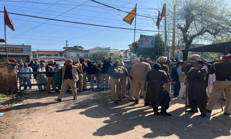 ਨਗਰ ਕੌਂਸਲ ਤਰਨ ਤਾਰਨ ਦੇ ਵਾਰਡ ਨੰਬਰ 3 ਦੀ ਚੋਣ ਮੁਲਤਵੀ, ਦੁਬਾਰਾ ਚੋਣ ਕਰਵਾਉਣ ਲਈ ਐਲਾਨੀ ਜਾਵੇਗੀ ਤਰੀਕ ਨਗਰ ਕੌਂਸਲ ਤਰਨ ਤਾਰਨ ਦੇ ਵਾਰਡ ਨੰਬਰ 3 ਦੀ ਚੋਣ ਮੁਲਤਵੀ, ਦੁਬਾਰਾ ਚੋਣ ਕਰਵਾਉਣ ਲਈ ਐਲਾਨੀ ਜਾਵੇਗੀ ਤਰੀਕ