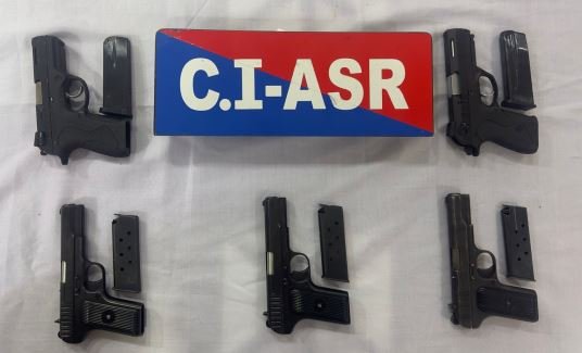 ਗੈਰ-ਕਾਨੂੰਨੀ ਹਥਿਆਰਾਂ ਦੀ ਤਸਕਰੀ ਦੇ ਰੈਕੇਟ ਦਾ ਪਰਦਾਫਾਸ਼, ਦੋ ਵਿਅਕਤੀ ਪੰਜ ਆਧੁਨਿਕ ਪਿਸਤੌਲਾਂ ਸਮੇਤ ਗ੍ਰਿਫ਼ਤਾਰ