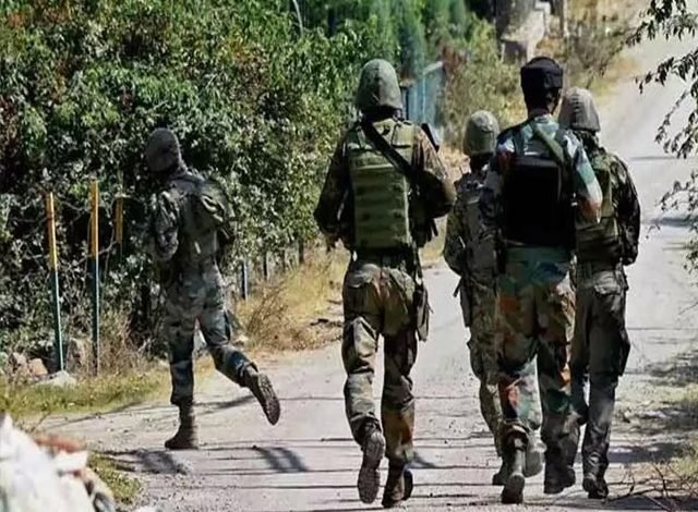 ਜੰਮੂ ਕਸ਼ਮੀਰ: ਸੁਰੱਖਿਆ ਬਲਾਂ ਤੇ ਅੱਤਵਾਦੀਆਂ ਵਿਚਾਲੇ ਮੁਠਭੇੜ ਜਾਰੀ ਜੰਮੂ ਕਸ਼ਮੀਰ: ਸੁਰੱਖਿਆ ਬਲਾਂ ਤੇ ਅੱਤਵਾਦੀਆਂ ਵਿਚਾਲੇ ਮੁਠਭੇੜ ਜਾਰੀ