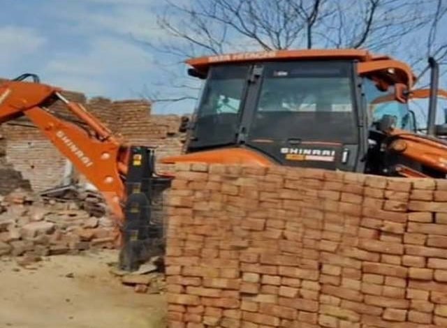 ਨਸ਼ਾ ਤਸਕਰਾਂ ਦੇ ਘਰਾਂ ’ਤੇ ਚੱਲਿਆ ਪੁਲਿਸ ਦਾ ਬੁਲਡੋਜ਼ਰ