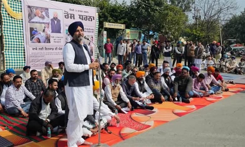 ਚੰਡੀਗੜ੍ਹ-ਬਠਿੰਡਾ-ਨੈਸ਼ਨਲ ਹਾਈਵੇ ਕੀਤਾ ਮੁਕੰਮਲ ਜਾਮ