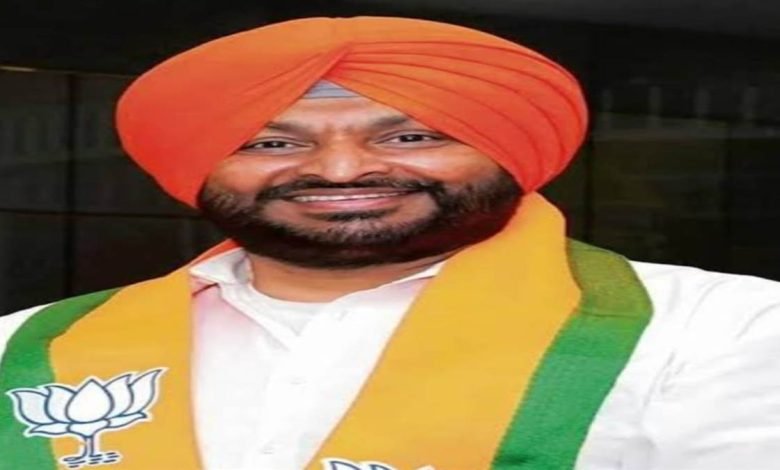 ਬਿੱਟੂ ਨੇ ਕੱਸਿਆ ਆਪ ਸਰਕਾਰ 'ਤੇ ਤਨਜ਼, ਕਿਹਾ- Punjab Budget ਨੇ ਸਿਰਫ਼ ਅਪਣੀ ਸਰਕਾਰ ਦੀ ਥਾਪੜੀ ਪਿੱਠ, ਬਦਲਦੇ ਪੰਜਾਬ ਤੋਂ ਲੋਕ ਭਲੀਭਾਂਤ ਜਾਣੂ