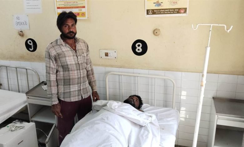 ਖੇਤਾਂ ਦੇ ਦੁਆਲੇ ਲਾਈ ਕੰਡਿਆਲੀ ਤਾਰ ਤੋਂ ਕਰੰਟ ਲੱਗਣ ਨਾਲ 32 ਸਾਲਾ ਨੌਜਵਾਨ ਦੀ ਮੌਤ, ਚਾਰ ਭੈਣਾਂ ਦਾ ਸੀ ਇੱਕਲੌਤਾ ਭਰਾ ਮ੍ਰਿਤਿਕ