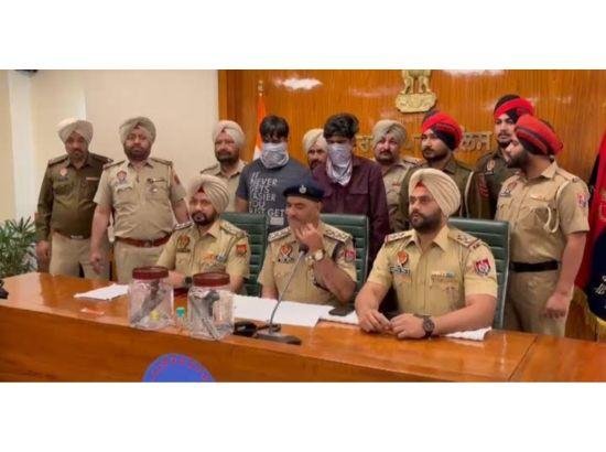 19-19 ਸਾਲ ਦੇ ਨੌਜਵਾਨ ਡੱਬ ਵਿੱਚ ਪਾਈ ਫਿਰਦੇ ਸੀ ਪਿਸਟਲ 