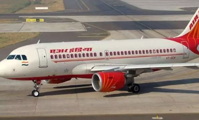 ਫਲਾਈਟ ਦੇ ਟਾਇਲਟ 'ਚ ਚਿੱਠੀ ਮਿਲਣ 'ਤੇ ਮਚੀ ਤਰਥੱਲੀ, ਏਅਰ ਇੰਡੀਆ ਦਾ ਜਹਾਜ਼ ਵਾਪਸ ਪਰਤਿਆ ਮੁੰਬਈ; ਕੀ ਹੈ ਮਾਜਰਾ ਫਲਾਈਟ ਦੇ ਟਾਇਲਟ 'ਚ ਚਿੱਠੀ ਮਿਲਣ 'ਤੇ ਮਚੀ ਤਰਥੱਲੀ, ਏਅਰ ਇੰਡੀਆ ਦਾ ਜਹਾਜ਼ ਵਾਪਸ ਪਰਤਿਆ ਮੁੰਬਈ; ਕੀ ਹੈ ਮਾਜਰਾ