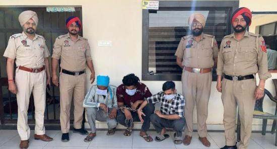 ਰੂਪਨਗਰ ਪੁਲਿਸ ਨੇ 5 ਵਿਅਕਤੀਆਂ ਨੂੰ ਗ੍ਰਿਫਤਾਰ ਕਰਕੇ ਨਸ਼ੀਲਾ ਪਾਊਡਰ ਬਰਾਮਦ ਕੀਤਾ 