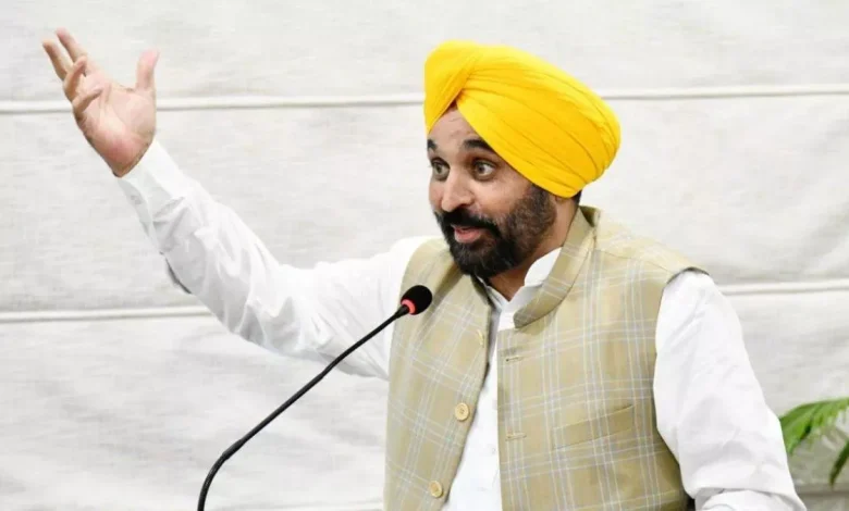 ਪੰਜਾਬ ਦੇ ਨੌਜਵਾਨਾਂ ਲਈ ਖੁਸ਼ਖਬਰੀ ! ਮੁੱਖ ਮੰਤਰੀ ਭਗਵੰਤ ਮਾਨ ਨੇ 50,000 ਹੋਰ ਸਰਕਾਰੀ ਨੌਕਰੀਆਂ ਦਾ ਕੀਤਾ ਐਲਾਨ