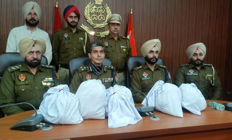 ਅੰਮ੍ਰਿਤਸਰ ਦਿਹਾਤੀ ਪੁਲਿਸ ਨੇ 23 ਕਿਲੋ ਹੈਰੋਇਨ ਕੀਤੀ ਜ਼ਬਤ