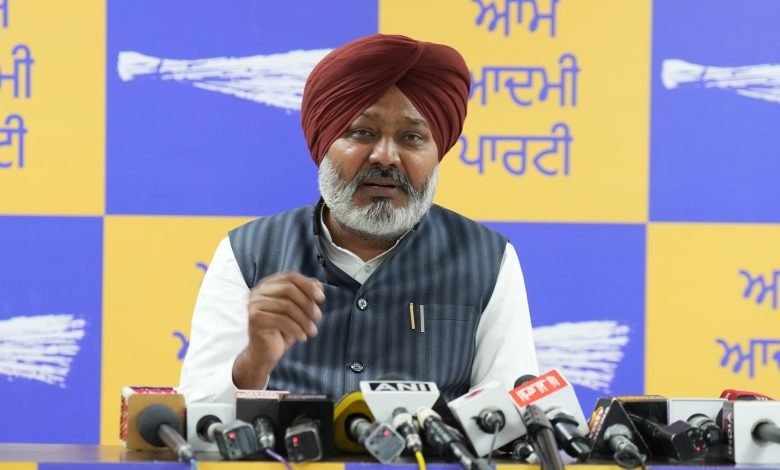 ਆਪ ਸਰਕਾਰ ਦੀ ਪੰਜਾਬ ਵਿੱਚ ਨਸ਼ਾ ਵਿਰੋਧੀ ਮੁਹਿੰਮ ਨੂੰ ਮਿਲੀ ਇਤਿਹਾਸਕ ਸਫਲਤਾ! ਆਪ ਸਰਕਾਰ ਦੀ ਪੰਜਾਬ ਵਿੱਚ ਨਸ਼ਾ ਵਿਰੋਧੀ ਮੁਹਿੰਮ ਨੂੰ ਮਿਲੀ ਇਤਿਹਾਸਕ ਸਫਲਤਾ!