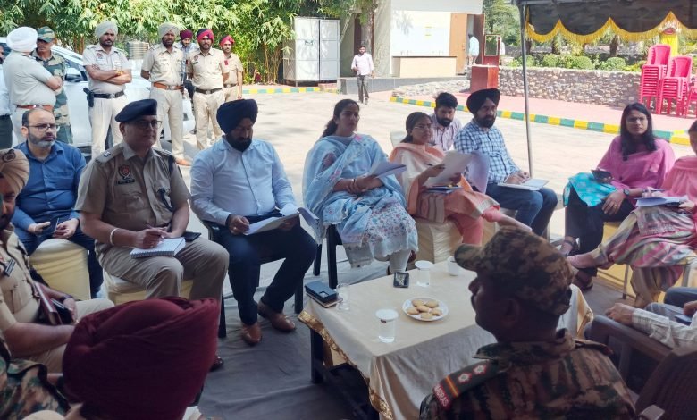 23 ਮਾਰਚ ਨੂੰ ਸਮਾਗਮ ਵਾਲੇ ਸਥਾਨ ਤੇ ਸਹਾਇਤਾ ਜਾਂ ਜਾਣਕਾਰੀ ਲਈ ਕੰਟਰੋਲ ਰੂਮ ਨੰਬਰ 01632-39917 ਜਾਂ 01632-39918 ਤੇ ਕੀਤਾ ਜਾਵੇ ਸੰਪਰਕ