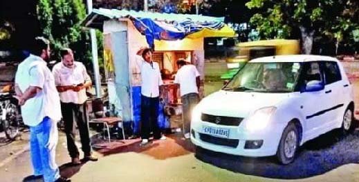 चंडीगढ़: पार्किंग की 14 रुपए की पर्ची को लेकर डीएसपी और निगम अधिकारी आमने-सामने, वीडियो वायरल