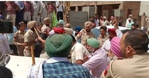 ਵਿਧਾਇਕ ਕੁਲਵੰਤ ਸਿੰਘ ਦਾ ਵਿਰੋਧ ਕਰ ਰਹੇ ਕਿਸਾਨਾਂ ਦੀ ਪੁਲਿਸ ਵੱਲੋਂ ਖਿੱਚ ਧੂਹ