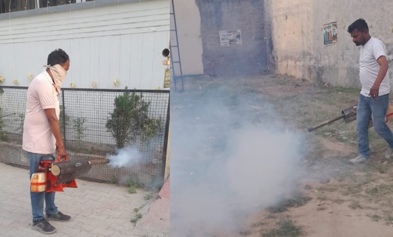 ਨਗਰ ਕੌਂਸਲ ਫਿਰੋਜਪੁਰ ਨੇ ਡੇਂਗੂ, ਮਲੇਰੀਆ ਦੀ ਰੋਕਥਾਮ ਲਈ ਸ਼ਹਿਰ ਦੇ ਵੱਖ ਵੱਖ ਏਰੀਏ ਵਿੱਚ ਕਰਵਾਈ ਫੋਗਿੰਗ ਨਗਰ ਕੌਂਸਲ ਫਿਰੋਜਪੁਰ ਨੇ ਡੇਂਗੂ, ਮਲੇਰੀਆ ਦੀ ਰੋਕਥਾਮ ਲਈ ਸ਼ਹਿਰ ਦੇ ਵੱਖ ਵੱਖ ਏਰੀਏ ਵਿੱਚ ਕਰਵਾਈ ਫੋਗਿੰਗ