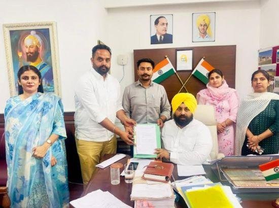 ਸਿੱਖਿਆ ਮੰਤਰੀ ਵੱਲੋਂ 3704 ਅਧਿਆਪਕਾਂ ਦੇ ਹਿੱਤ ਸੁਰੱਖਿਅਤ ਰੱਖਣ ਦਾ ਦਿੱਤਾ ਭਰੋਸਾ