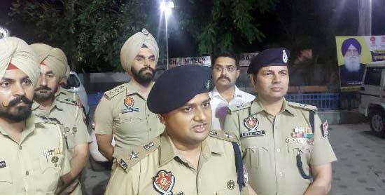 2.19 ਕਰੋੜ ਦੀ ਲਾਗਤ ਨਾਲ ਬਣੇਗੀ ਮੂਲੋਵਾਲ ਤੋਂ ਸਲੇਮਪੁਰ ਤੱਕ 18 ਫੁੱਟ ਚੌੜੀ ਸੜਕ: ਚੇਅਰਮੈਨ ਦਲਵੀਰ ਸਿੰਘ ਢਿੱਲੋ 2.19 ਕਰੋੜ ਦੀ ਲਾਗਤ ਨਾਲ ਬਣੇਗੀ ਮੂਲੋਵਾਲ ਤੋਂ ਸਲੇਮਪੁਰ ਤੱਕ 18 ਫੁੱਟ ਚੌੜੀ ਸੜਕ: ਚੇਅਰਮੈਨ ਦਲਵੀਰ ਸਿੰਘ ਢਿੱਲੋ