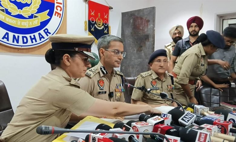 ਭਾਜਪਾ ਆਗੂ ਮਨੋਰੰਜਨ ਕਾਲੀਆ ਦੇ ਘਰ ਦੇ ਬਾਹਰ ਗ੍ਰਨੇਡ ਹਮਲੇ ਦਾ ਮੁੱਖ ਮੁਲਜ਼ਮ ਦਿੱਲੀ ਤੋਂ ਗ੍ਰਿਫ਼ਤਾਰ