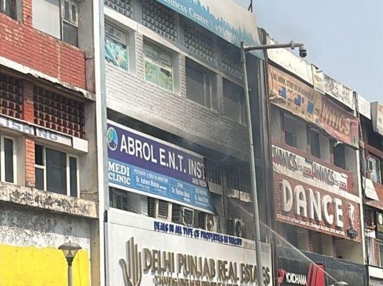 Chandigarh : ਸੈਕਟਰ 22 ਮਾਰਕੀਟ ਵਿੱਚ ਲੱਗੀ ਅੱਗ