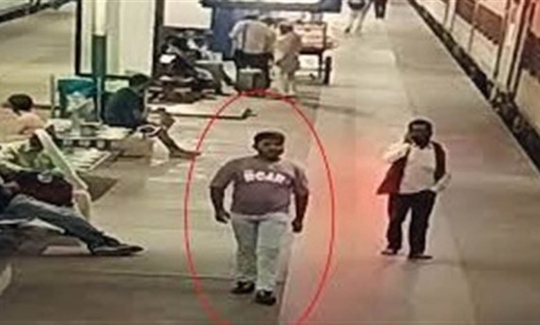 ਮਾਪਿਆਂ ਦਾ ਗੋਦ ਲਿਆ ਪੁੱਤਰ ਹੈ ਕਾਲੀਆ ਦੇ ਘਰ ਗ੍ਰਨੇਡ ਸੁੱਟਣ ਵਾਲਾ ਸਈਦੁਲ, ਪਿਤਾ ਦਾ ਹੋ ਚੁੱਕੈ ਦੇਹਾਂਤ; ਅੱਜ ਮਾਂ ਤੋਂ ਪੁੱਛਗਿੱਛ ਕਰੇਗੀ ਪੁਲਿਸ