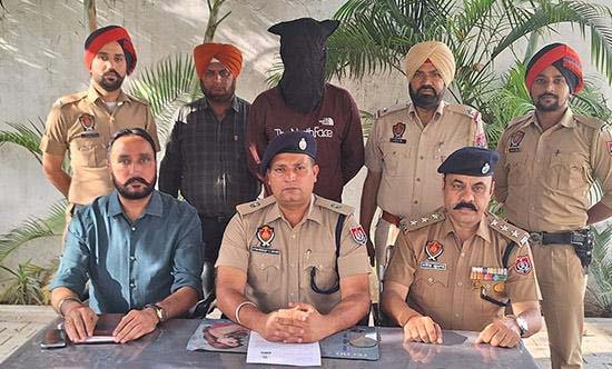 ਕ੍ਰਾਈਮ ਬਰਾਂਚ ਲੁਧਿਆਣਾ ਵੱਲੋਂ 1 ਨਸ਼ਾ ਸਮੱਗਲਰ ਹੈਰੋਇਨ ਅਤੇ 1 ਮੋਟਰ ਸਾਈਕਲ ਸਮੇਤ ਕਾਬੂ ਕ੍ਰਾਈਮ ਬਰਾਂਚ ਲੁਧਿਆਣਾ ਵੱਲੋਂ 1 ਨਸ਼ਾ ਸਮੱਗਲਰ ਹੈਰੋਇਨ ਅਤੇ 1 ਮੋਟਰ ਸਾਈਕਲ ਸਮੇਤ ਕਾਬੂ