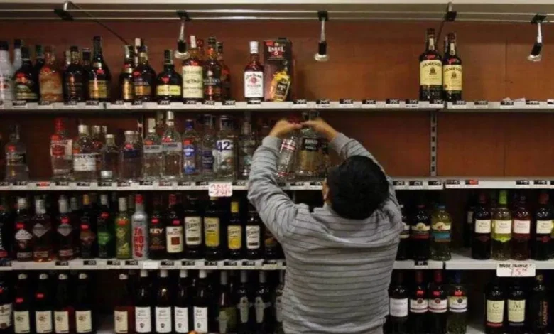 ਚੰਡੀਗੜ੍ਹ 'ਚ 48 ਠੇਕਿਆਂ ਦੀ ਨਿਲਾਮੀ, ਹਾਈ ਕੋਰਟ ਦੀ ਮਨਜ਼ੂਰੀ ਤੋਂ ਬਾਅਦ ਠੇਕੇਦਾਰ ਲੈਣਗੇ ਹਿੱਸਾ; ਸ਼ਰਾਬ ਦੀ ਕਾਲਾਬਾਜ਼ਾਰੀ ਦੇ ਲੱਗੇ ਸਨ ਦੋਸ਼