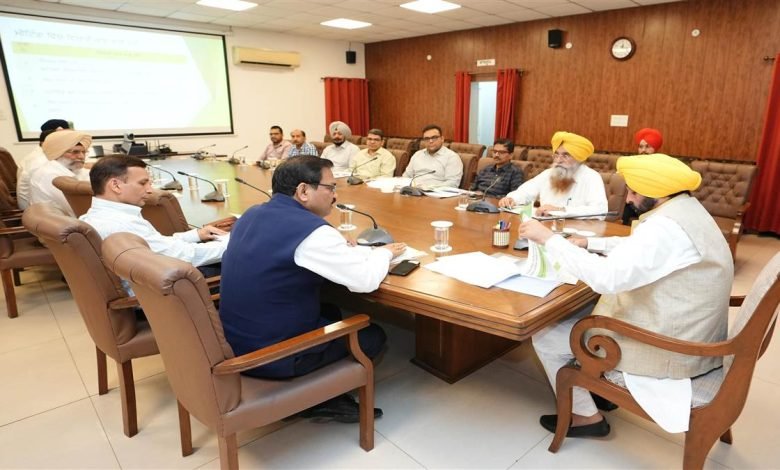 ਲਿੰਕ ਸੜਕਾਂ ਦੀ ਮੁਰੰਮਤ ਦੀ ਮੁੱਖ ਮੰਤਰੀ ਨੇ ਦਿੱਤੀ ਪ੍ਰਵਾਨਗੀ, 4000 ਕਰੋੜ ਰੁਪਏ ਨਾਲ 20 ਹਜ਼ਾਰ ਕਿਲੋਮੀਟਰ ਸੜਕਾਂ ਹੋਣਗੀਆਂ ਅਪਗ੍ਰੇਡ