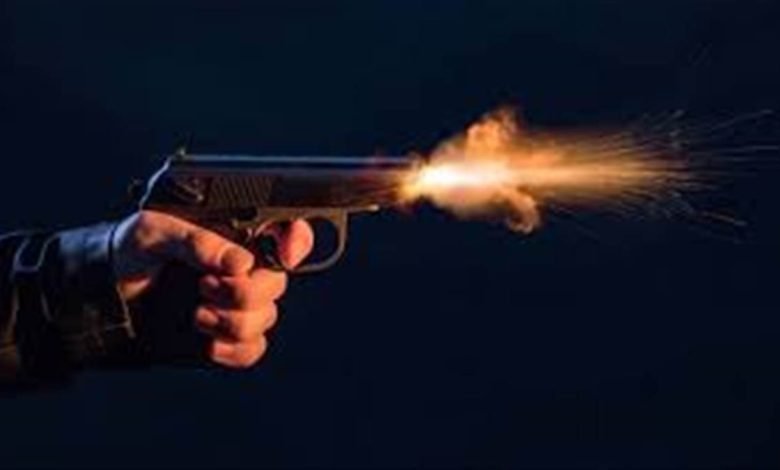 ਪੱਟੀ 'ਚ ਰਾਹਗੀਰ ਨੂੰ ਅਣਪਛਾਤੇ ਨੌਜਵਾਨਾਂ ਨੇ ਮਾਰੀਆਂ ਗੋਲ਼ੀਆਂ, ਗੰਭੀਰ ਜ਼ਖ਼ਮੀ ਪੱਟੀ 'ਚ ਰਾਹਗੀਰ ਨੂੰ ਅਣਪਛਾਤੇ ਨੌਜਵਾਨਾਂ ਨੇ ਮਾਰੀਆਂ ਗੋਲ਼ੀਆਂ, ਗੰਭੀਰ ਜ਼ਖ਼ਮੀ