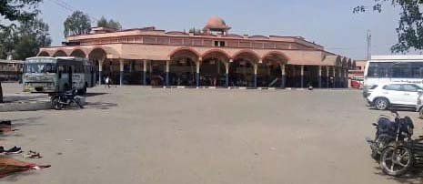 ਆਪਣੀ ਹੱਕੀ ਮੰਗਾਂ ਨੂੂੰ ਲੈ ਕੇ ਪੰਜਾਬ ਰੋਡਵੇਜ਼ ਮੁਲਾਜ਼ਮਾਂ ਨੇ ਕੀਤਾ ਚੱਕਾ ਜਾਮ