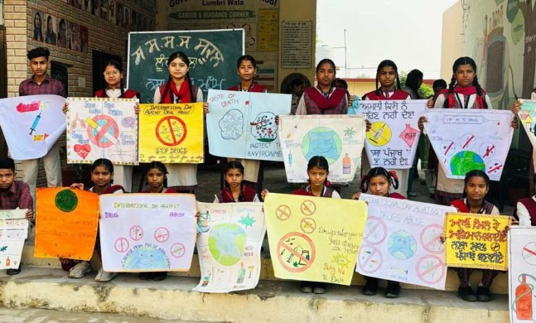 "ਯੁੱਧ ਨਸ਼ਿਆਂ ਵਿਰੁੱਧ" ਮੁਹਿੰਮ ਤਹਿਤ ਨਸ਼ਿਆਂ ਖਿਲਾਫ ਜਾਗਰੂਕਤਾ ਲਈ ਸਕੂਲਾਂ ਵਿੱਚ ਕਰਵਾਈਆਂ ਜਾ ਰਹੀਆਂ ਹਨ ਗਤੀਵਿਧੀਆਂ : ਮੁਨੀਲਾ ਅਰੋੜਾ