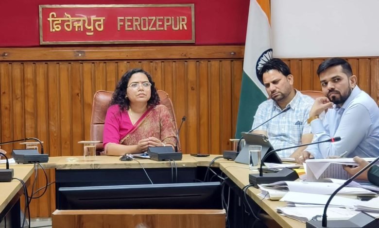 ਰੀਪਰ ਚਲਾਉਣ ਵੇਲੇ ਡਰਾਈਵਰ ਦੇ ਨਾਲ ਮਦਦ ਲਈ ਪਾਣੀ ਸਮੇਤ ਹਾਜ਼ਰ ਰਹੇ ਬੰਦਾ - ਏ.ਡੀ.ਸੀ.