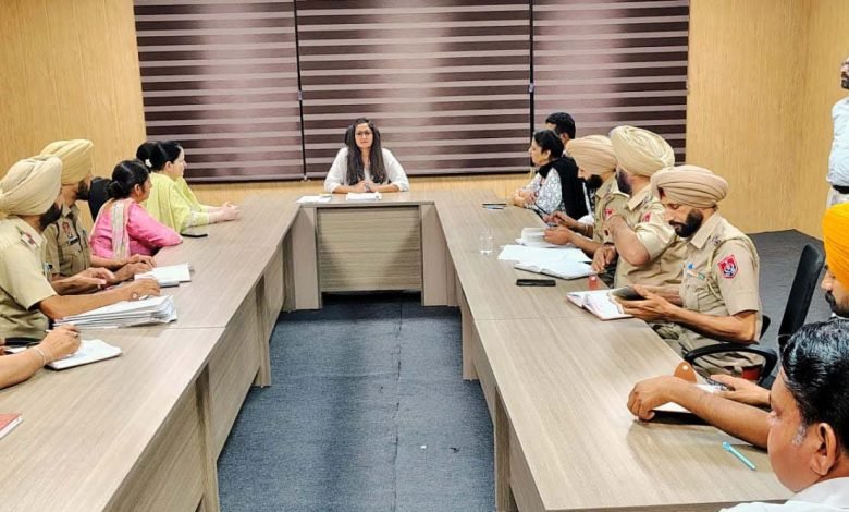 ਜ਼ਿਲ੍ਹਾ ਕਾਨੂੰਨੀ ਸੇਵਾਵਾਂ ਅਥਾਰਟੀ, ਫਾਜ਼ਿਲਕਾ ਵੱਲੋਂ ਨੈਸ਼ਨਲ ਲੋਕ ਅਦਾਲਤ 10 ਮਈ 2025 ਸਬੰਧੀ ਬੈਂਕ ਅਧਿਕਾਰੀਆਂ ਨਾਲ ਮੀਟਿੰਗ ਕੀਤੀ ਗਈ ਜ਼ਿਲ੍ਹਾ ਕਾਨੂੰਨੀ ਸੇਵਾਵਾਂ ਅਥਾਰਟੀ, ਫਾਜ਼ਿਲਕਾ ਵੱਲੋਂ ਨੈਸ਼ਨਲ ਲੋਕ ਅਦਾਲਤ 10 ਮਈ 2025 ਸਬੰਧੀ ਬੈਂਕ ਅਧਿਕਾਰੀਆਂ ਨਾਲ ਮੀਟਿੰਗ ਕੀਤੀ ਗਈ