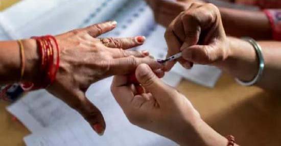 नई दिल्ली: 5 राज्यों के विधानसभा उपचुनाव की तारीखें घोषित, 19 जून को वोटिंग, 23 जून को मतगणना नई दिल्ली: 5 राज्यों के विधानसभा उपचुनाव की तारीखें घोषित, 19 जून को वोटिंग, 23 जून को मतगणना